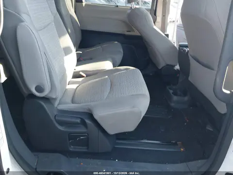 2022 Toyota Sienna Le VIN 5TDKRKEC6NS110584 фото 9