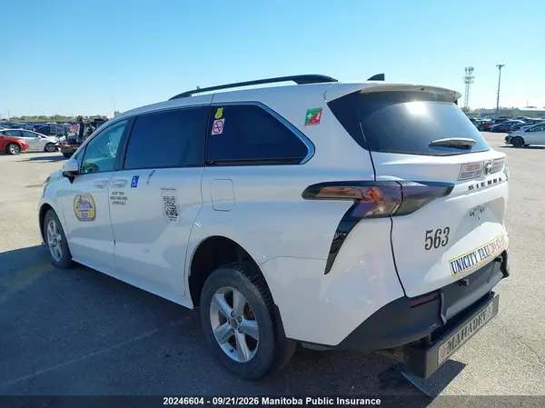 5TDGRKEC5PS169330 — 2023 Toyota Sienna, фото 3 с аукциона IAAI 29.09.2026, Передняя часть