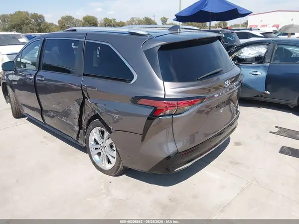 5TDERKEC5PS179394 — 2023 Toyota Sienna, фото 3 с аукциона IAAI, Левый бок