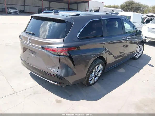 5TDERKEC5PS179394 — 2023 Toyota Sienna, фото 4 с аукциона IAAI, Левый бок