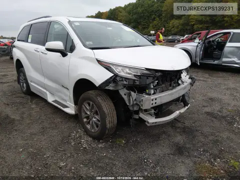 5TDJRKECXPS139231 — 2023 Toyota Sienna, Передняя часть, фото до ремонта