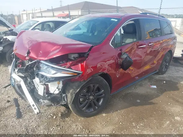 5TDDSKFC9RS153947 — 2024 Toyota Sienna, фото 2 с аукциона IAAI 13.10.2026, Передняя часть