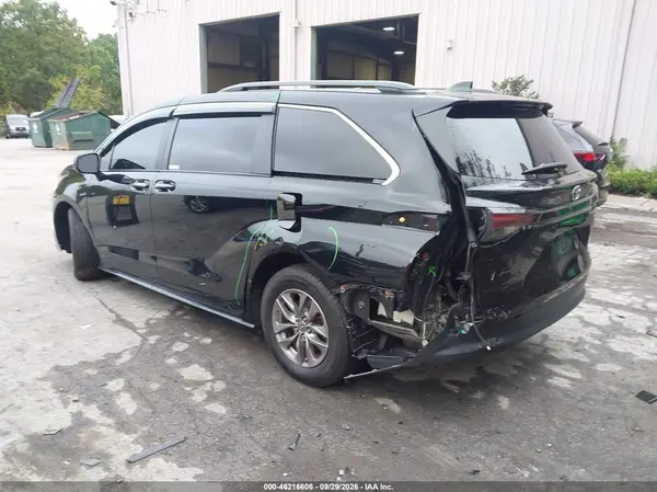 5TDYRKEC9RS194206 — 2024 Toyota Sienna, фото 3 с аукциона IAAI, Задняя часть слева