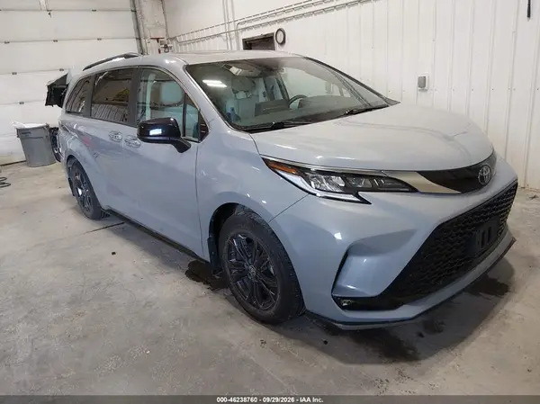 5TDGSKFC4RS112770 — 2024 Toyota Sienna, Задняя часть (Rear), фото до ремонта