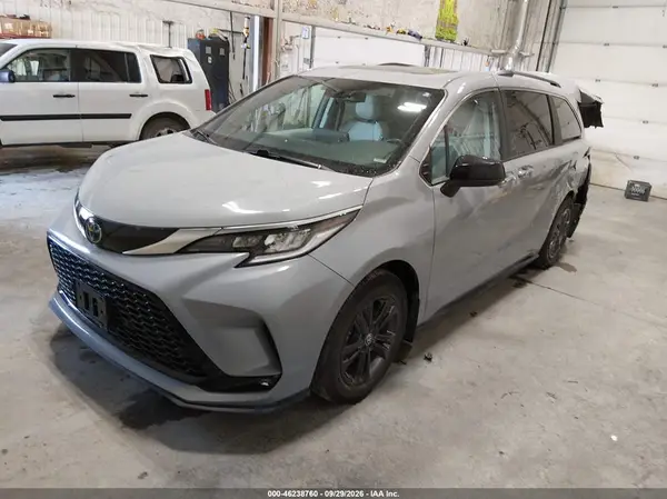 5TDGSKFC4RS112770 — 2024 Toyota Sienna, фото 2 с аукциона IAAI, Задняя часть