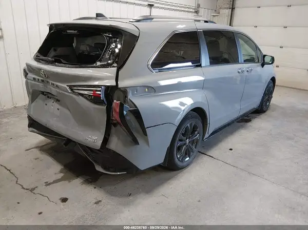 5TDGSKFC4RS112770 — 2024 Toyota Sienna, фото 4 с аукциона IAAI, Задняя часть