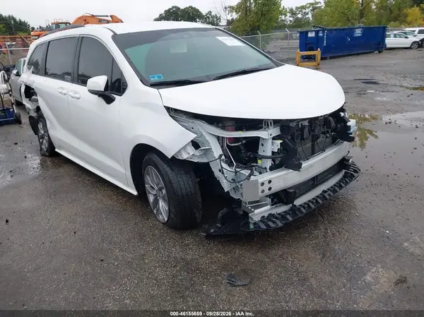 5TDKSKFC4SS210908 — 2025 Toyota Sienna, Передняя часть (Front & Rear), фото до ремонта