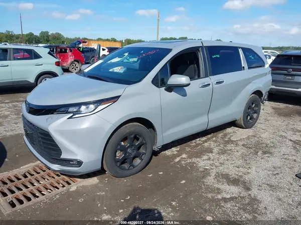 5TDCSKFC1SS200874 — 2025 Toyota Sienna, фото 2 с аукциона IAAI, Задняя часть