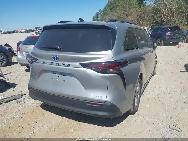 5TDYRKEC6SS288839 — 2025 Toyota Sienna, фото 4 с аукциона IAAI, Правый бок