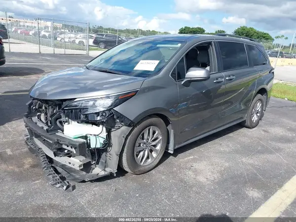 5TDYRKECXTS296220 — 2026 Toyota Sienna, фото 2 с аукциона IAAI, Левый бок