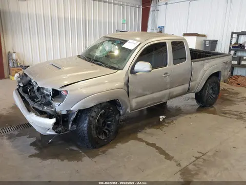 2015 Toyota Tacoma Base V6 VIN 5TFUU4EN4FX117744 фото 2