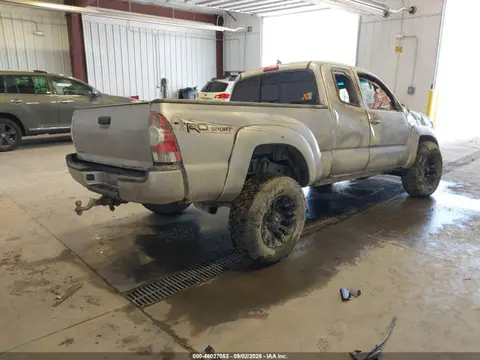 2015 Toyota Tacoma Base V6 VIN 5TFUU4EN4FX117744 фото 4