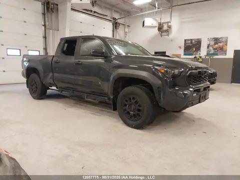 3TYLB5JN8RT017576 — 2024 Toyota Tacoma Double Cab/SR5/Trd Sport/Trd Off Road/Ltd, Угон (Theft), фото до ремонта