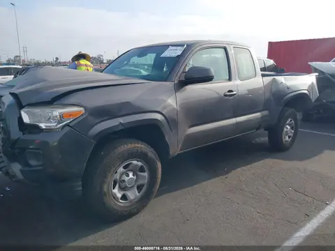 2018 Toyota Tacoma Sr VIN 5TFRX5GN4JX109961 фото 2