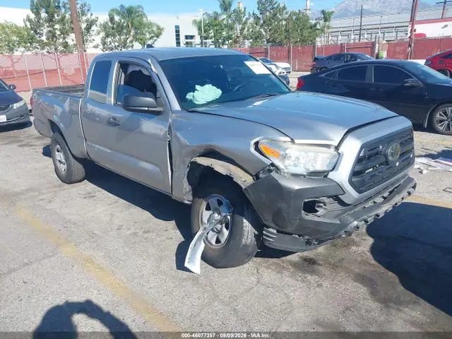 5TFRX5GN3JX107313 — 2018 Toyota Tacoma SR, Передняя часть справа (Right Front), фото до ремонта