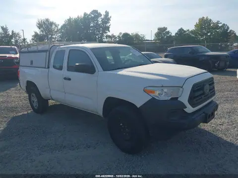 5TFRX5GN0JX117961 — 2018 Toyota Tacoma SR, Передняя часть справа (Right Front), фото до ремонта