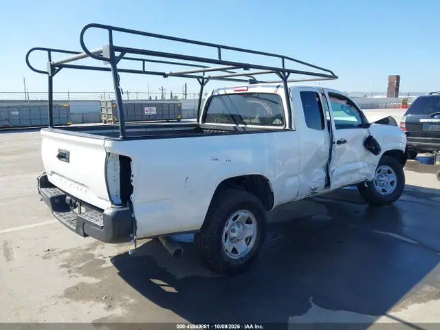 3TYRX5GN2PT073903 — 2023 Toyota Tacoma SR, фото 4 с аукциона IAAI 14.10.2026, Передняя и задняя части