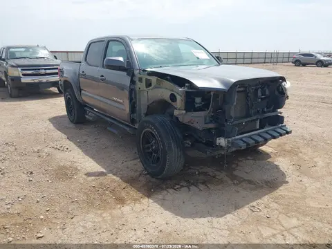 5TFAZ5CN5HX036848 — 2017 Toyota Tacoma SR5 V6, Передняя часть (Front End), фото до ремонта