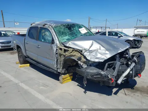 3TMAZ5CN8KM113645 — 2019 Toyota Tacoma SR5 V6, Опрокидывание (Rollover), фото до ремонта