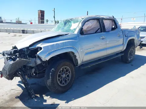 2019 Toyota Tacoma Sr5 V6 VIN 3TMAZ5CN8KM113645 фото 2