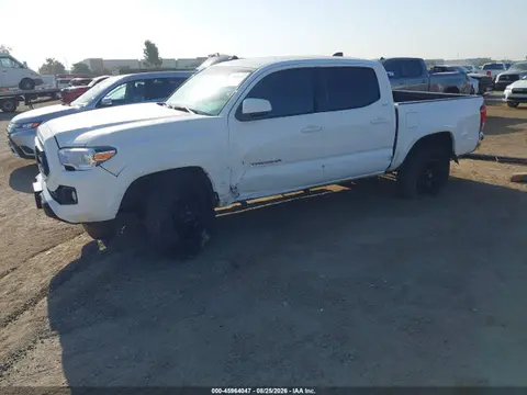 2022 Toyota Tacoma Sr5 V6 VIN 3TMAZ5CN2NM168032 фото 2