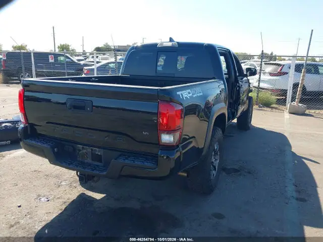 5TFCZ5AN6JX123353 — 2018 Toyota Tacoma Trd Off Road, фото 4 с аукциона IAAI 14.10.2026, Передняя часть справа