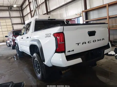 2024 Toyota Tacoma Trd Off Road VIN 3TMLB5JN4RM008935 фото 3