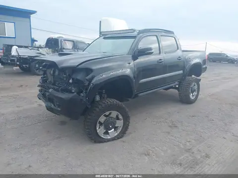 2017 Toyota Tacoma Trd Sport VIN 3TMCZ5AN3HM046909 фото 2