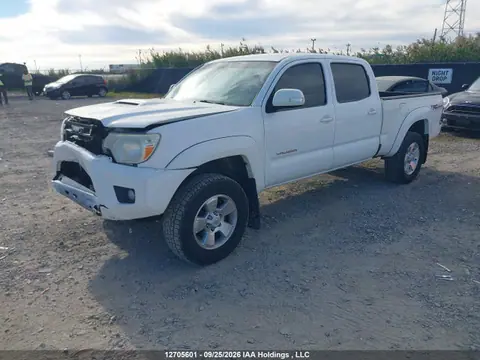 2015 Toyota Tacoma V6 VIN 5TFMU4FN1FX027028 фото 2