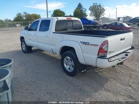 2015 Toyota Tacoma V6 VIN 5TFMU4FN1FX027028 фото 3