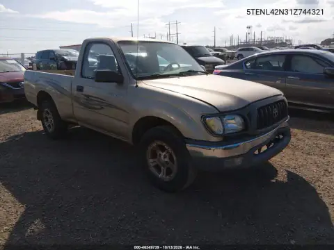 5TENL42N31Z744321 — 2001 Toyota Tacoma, Сзади, фото до ремонта