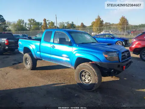 5TEUU42N95Z084607 — 2005 Toyota Tacoma, Передняя часть слева, фото до ремонта