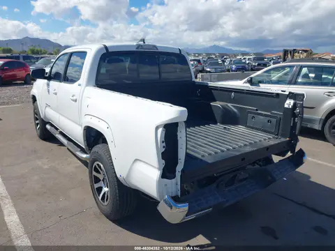 3TMAZ5CN1GM020974 — 2016 Toyota Tacoma, Сзади, фото до ремонта