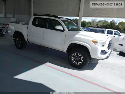 5TFAX5GN0KX133804 — 2019 Toyota Tacoma, Передняя и задняя части, фото до ремонта