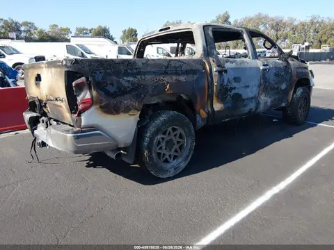 2020 Toyota Tundra Limited VIN 5TFHY5F1XLX927995 фото 4