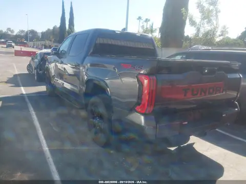 2025 Toyota Tundra Platinum VIN 5TFWA5DB4SX332484 фото 3