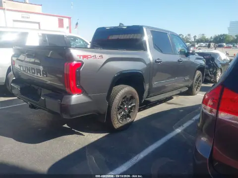 2025 Toyota Tundra Platinum VIN 5TFWA5DB4SX332484 фото 4