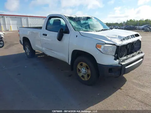 5TFPY5F19GX527086 — 2016 Toyota Tundra SR 5.7L V8, Передняя часть (Front), фото до ремонта