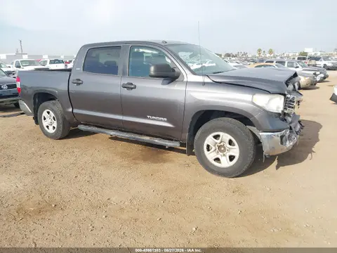 5TFEM5F12GX103395 — 2016 Toyota Tundra SR5 4.6L V8, Передняя часть (Front End), фото до ремонта
