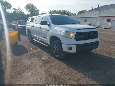 5TFDW5F12FX486968 — 2015 Toyota Tundra SR5 5.7L V8, Град (Hail), фото до ремонта