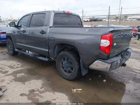 2017 Toyota Tundra Sr5 5.7l V8 VIN 5TFDW5F15HX627874 фото 3