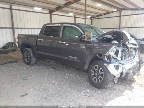 5TFDW5F13JX769338 — 2018 Toyota Tundra SR5 5.7L V8, Повреждения со всех сторон (All Over), фото до ремонта