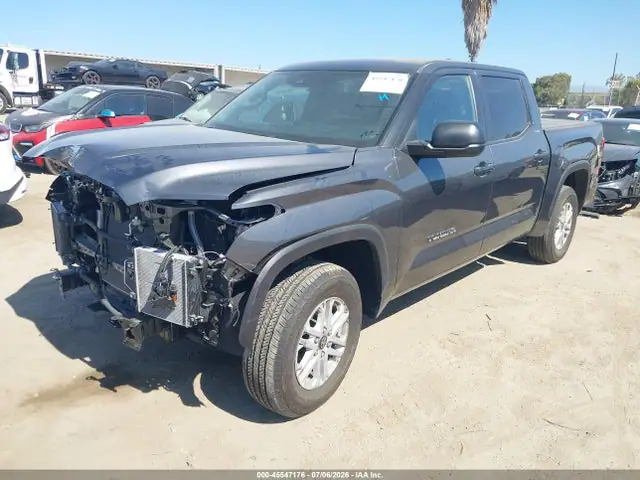 5TFLA5DB5SX302848 — 2025 Toyota Tundra SR5, фото 2 с аукциона IAAI 14.10.2026, Передняя часть