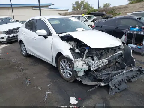 2017 Toyota YARIS IA VIN 3MYDLBYV6HY156423 фото 1