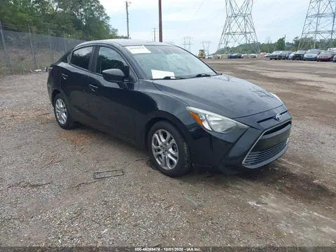 3MYDLBYV0HY152724 — 2017 Toyota Yaris IA, Естественный износ (Normal Wear & Tear), фото до ремонта