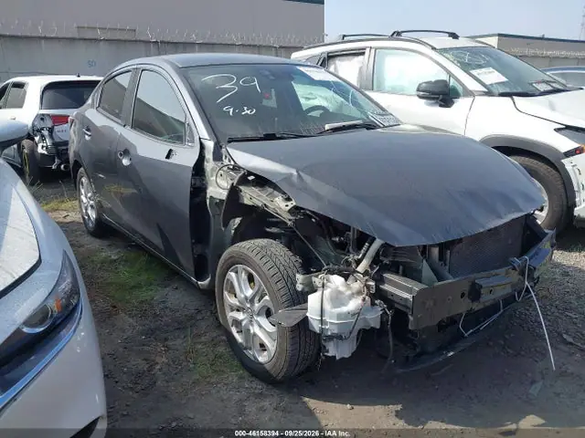 3MYDLBYV5JY311209 — 2018 Toyota Yaris IA, Передняя часть (Front End), фото до ремонта