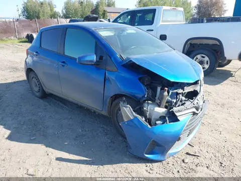 VNKKTUD34FA043620 — 2015 Toyota Yaris L, Передняя часть (Front End), фото до ремонта