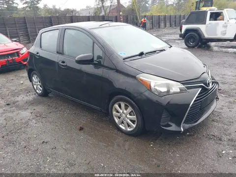 VNKKTUD30FA036096 — 2015 Toyota Yaris LE, Передняя часть слева (Left Front), фото до ремонта