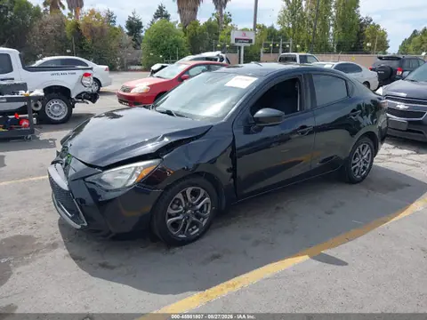 2019 Toyota YARIS LE VIN 3MYDLBYV6KY513865 фото 2