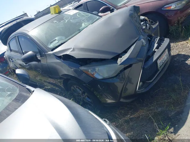 2019 Toyota YARIS LE VIN 3MYDLBYV3KY523592 фото 1